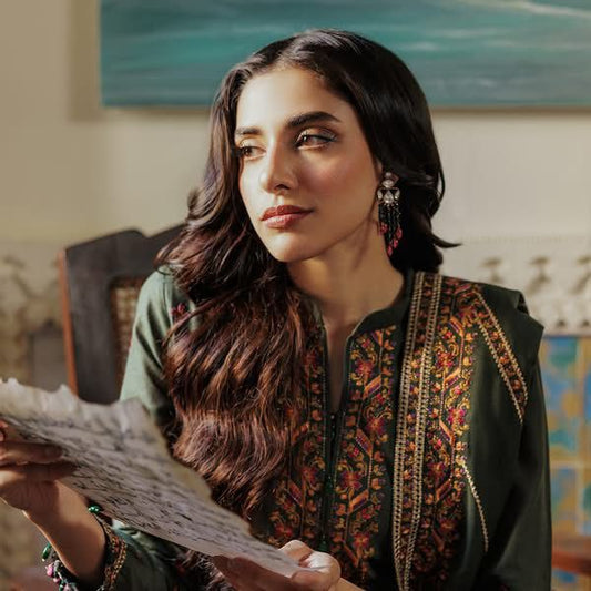 Kayseria Premium Embroidered Luxury Lawn 3 Piece Suit – AK-3293